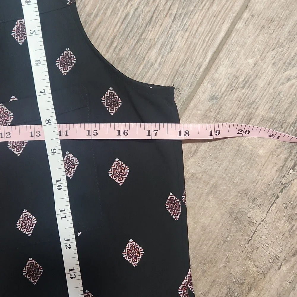 EXPRESS Sleeveless button-down top - Picture 9 of 10